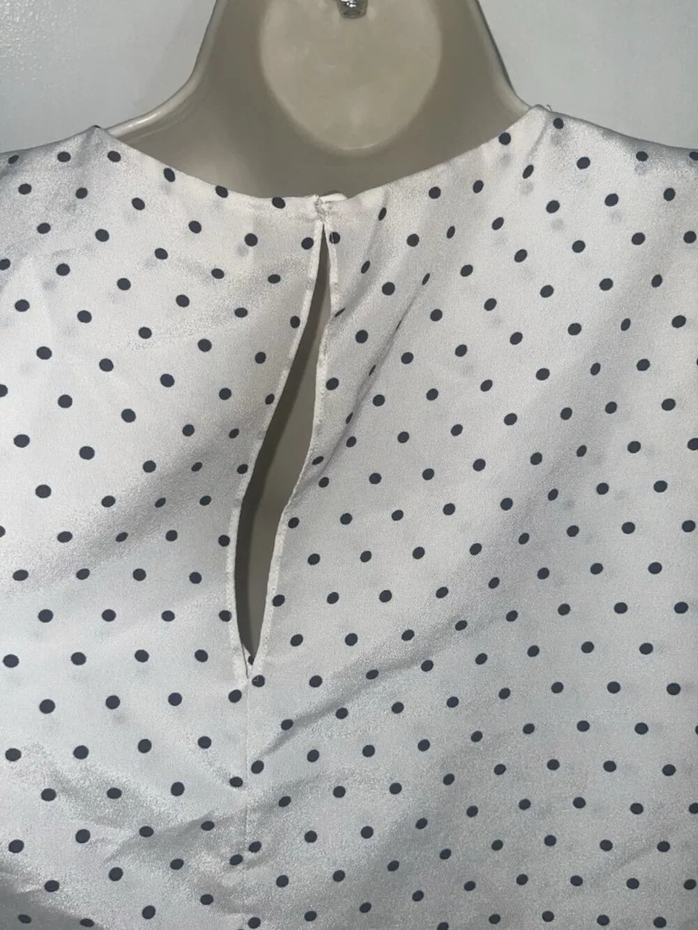 J CREW Women's Size 4 Tiered Polka Dot Blouse with Keyhole Back Black and White